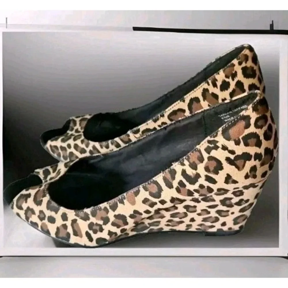 Candies Tarraa Leopard Wedge Heel Slip-on Shoe Peep Toe Women's Size 6.5 M‎